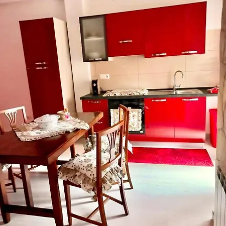 Дом отдыха Stefy's House, Red *